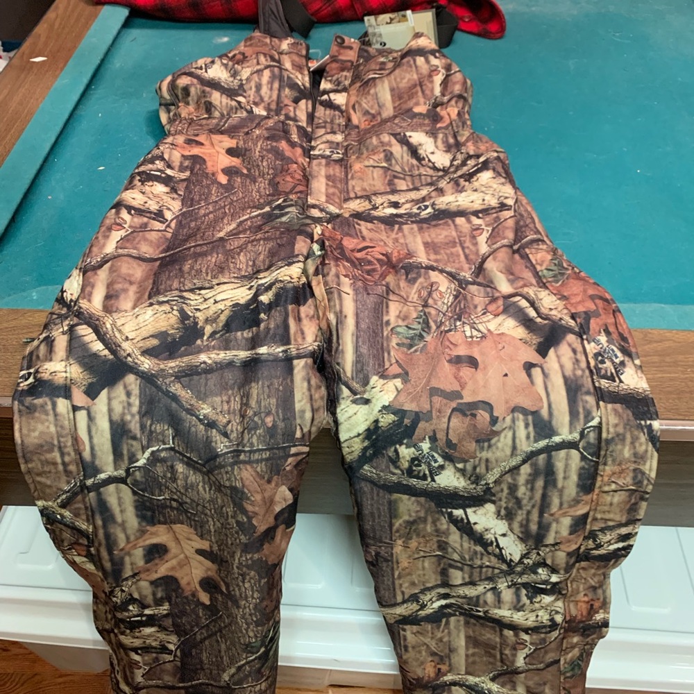 Camo hunting bibs